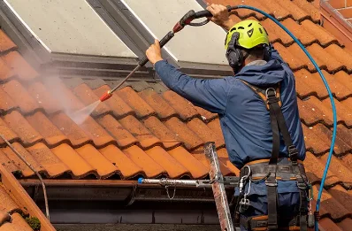 Démoussage et hydrofuge de toiture à Sablonnières