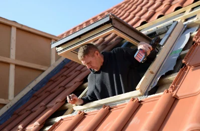 Pose de fenêtres de toit Velux à Sablonnières